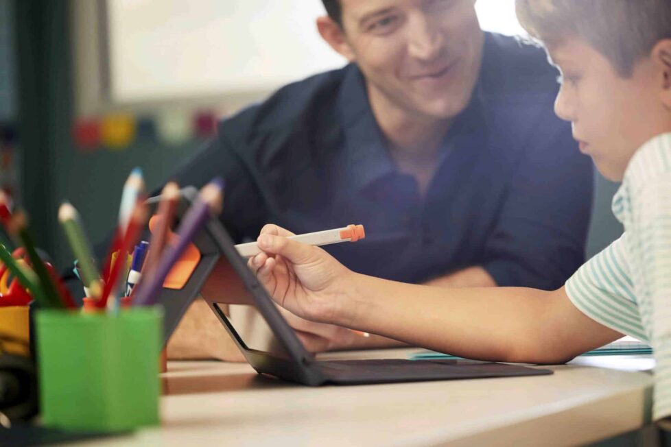 logitech digitalización de los centros educativos