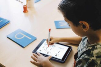 logitech accesorios centros educativos