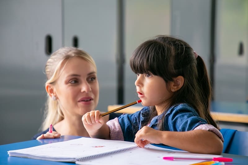 Consejos para que los menores mejoren la conversación en inglés