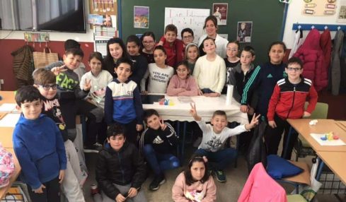 Las científicas entran en el aula