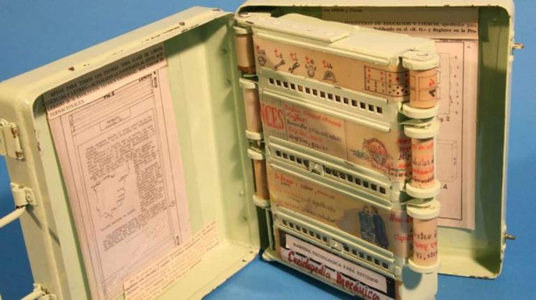Primer libro electrónico