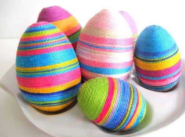 Huevos de pascua con hilo
