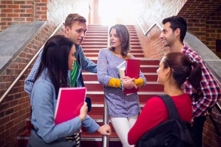 Diálogo estudiantes