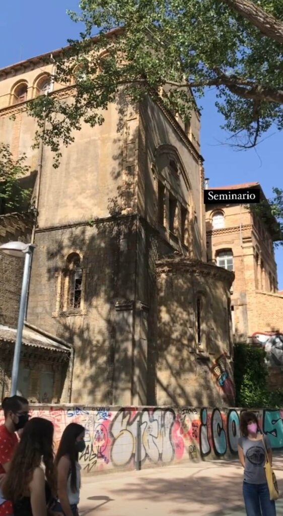Paseo de Jan por la Jaca para descubrir la historia