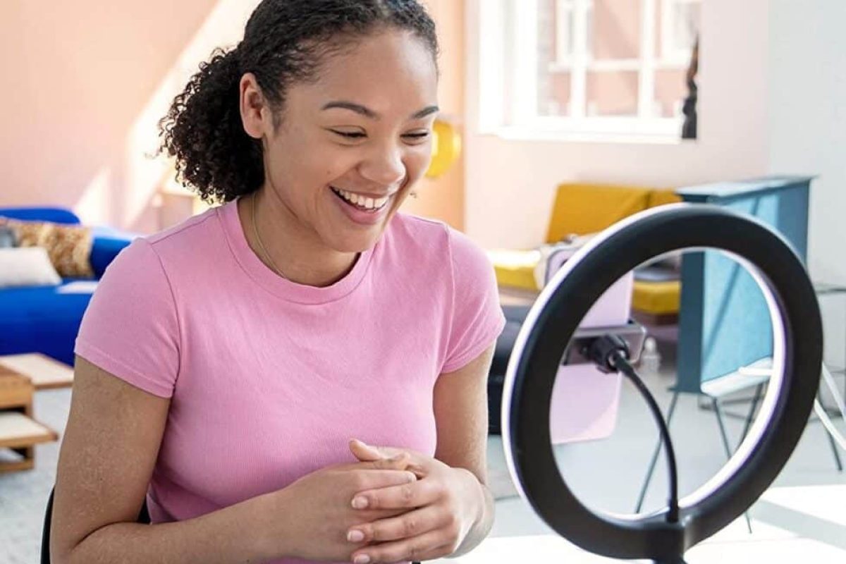 Probamos Trust Maku, un anillo de luz para mejorar los vídeos desde el smartphone trust maku
