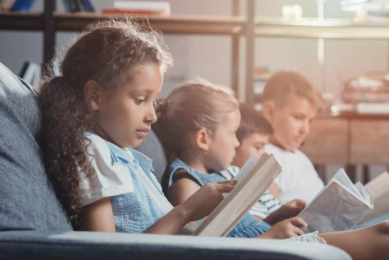 Niños lectura Primaria