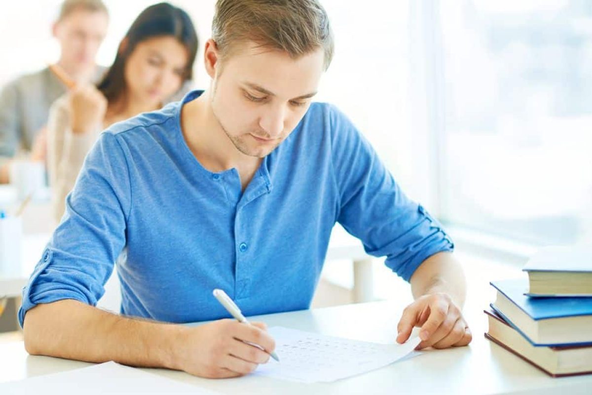 Menos exámenes y una prueba de madurez académica: así podría ser la futura EBAU Nueva EBAU