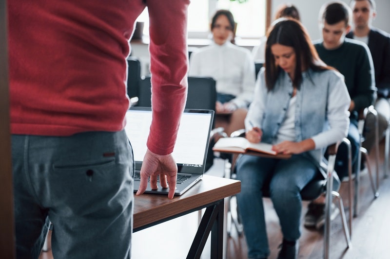 Cómo utilizar el silencio como herramienta comunicativa en el aula