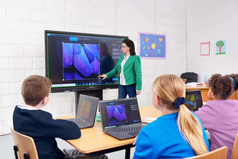Promethean ActivPanel V9 Premium
