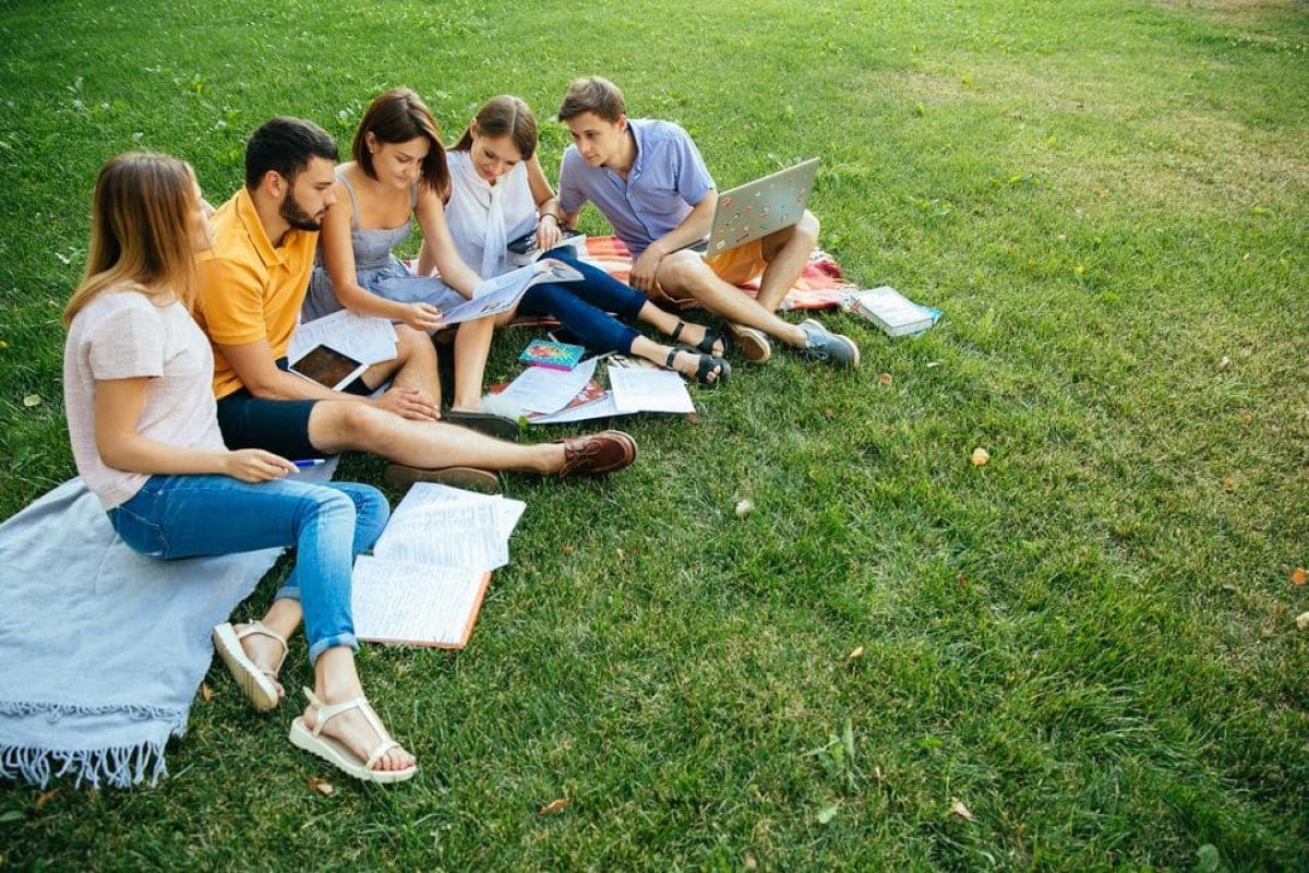 La guía gratuita que ayuda a trabajar la masculinidad (no violenta) en clase guía masculinidades no violentas