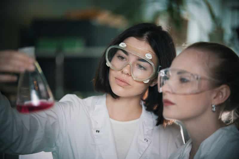 “Las estudiantes adolescentes tienen que percibir que las científicas o las ingenieras son, ante todo, mujeres normales”