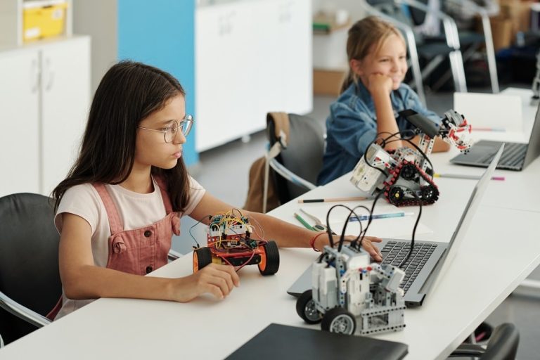 Canales de YouTube para aprender robótica