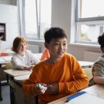 estudiantes adoptados