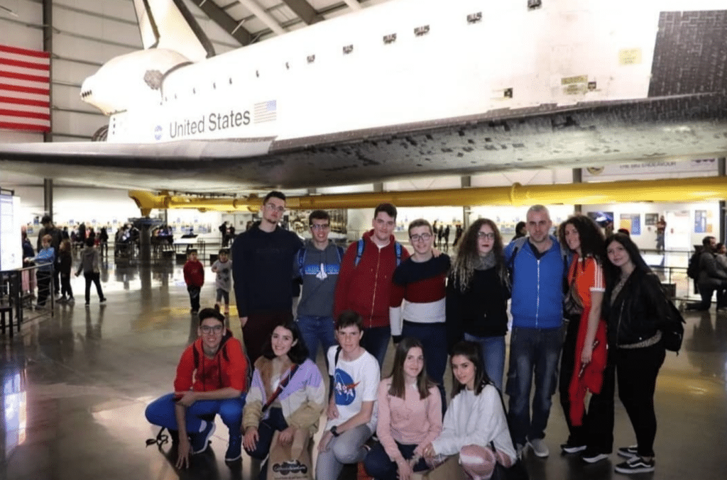 estudiantes ingenieros aeroespaciales