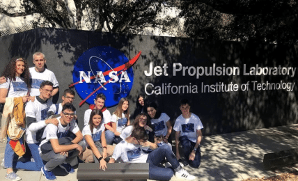 Estudiantes convertidos en ingenieros aeroespaciales