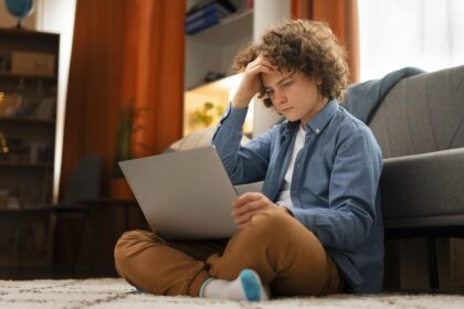 El 40% de los adolescentes accede habitualmente a páginas porno