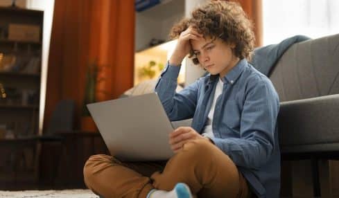 El 40% de los adolescentes accede habitualmente a páginas porno