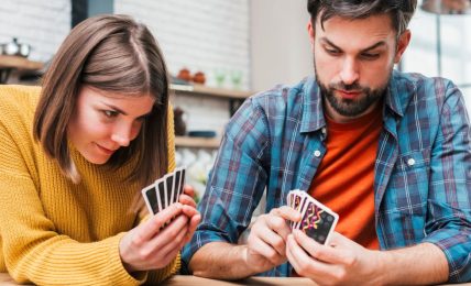jóvenes jugando