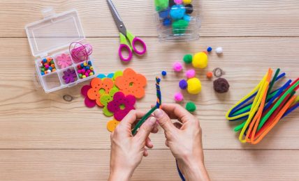 El regreso a clase es un momento ideal para dar rienda suelta a la imaginación y la creatividad. ¿Por qué no personalizar el material escolar al gusto de cada estudiante?