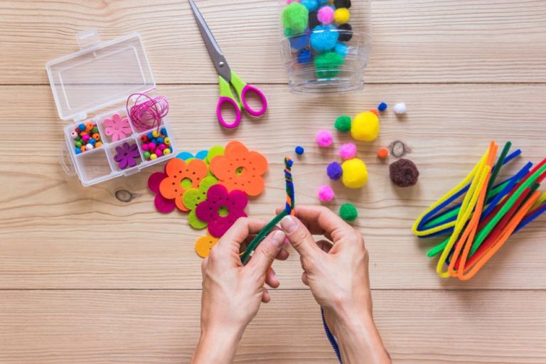 El regreso a clase es un momento ideal para dar rienda suelta a la imaginación y la creatividad. ¿Por qué no personalizar el material escolar al gusto de cada estudiante?