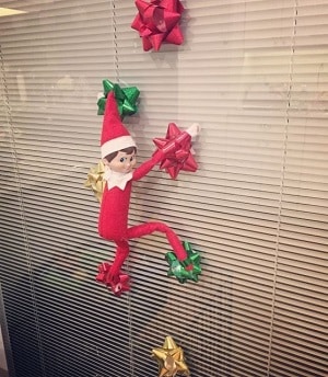 Elf on the Shelf: los más pequeños aprenden acciones cotidianas