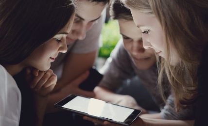 educación pornografía Que su primer click sea contigo