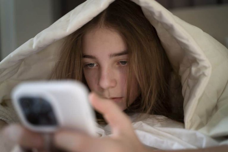 Guía pornografía adolescentes UNIR