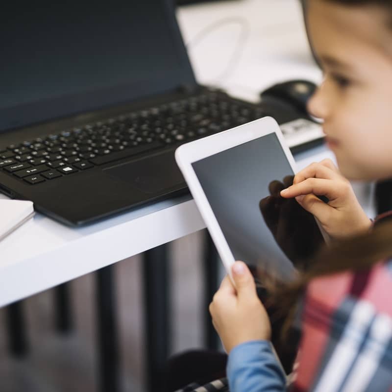 Tecnología en el aula prohibir o regular