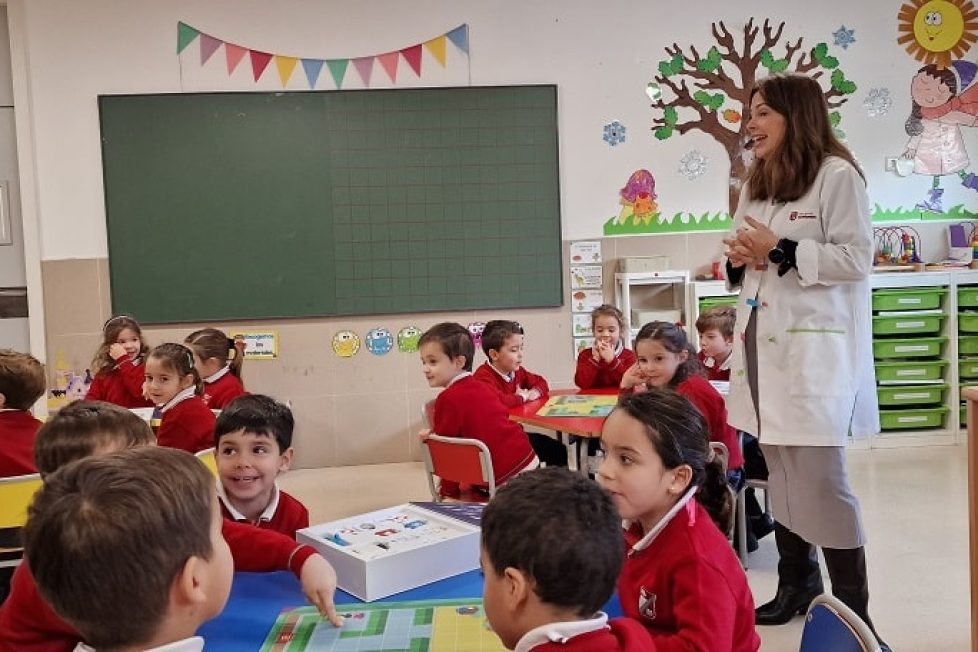 Alumnado de los colegios del Grupo Educare aprenden robótica sin pantallas con el apoyo de Edelvives