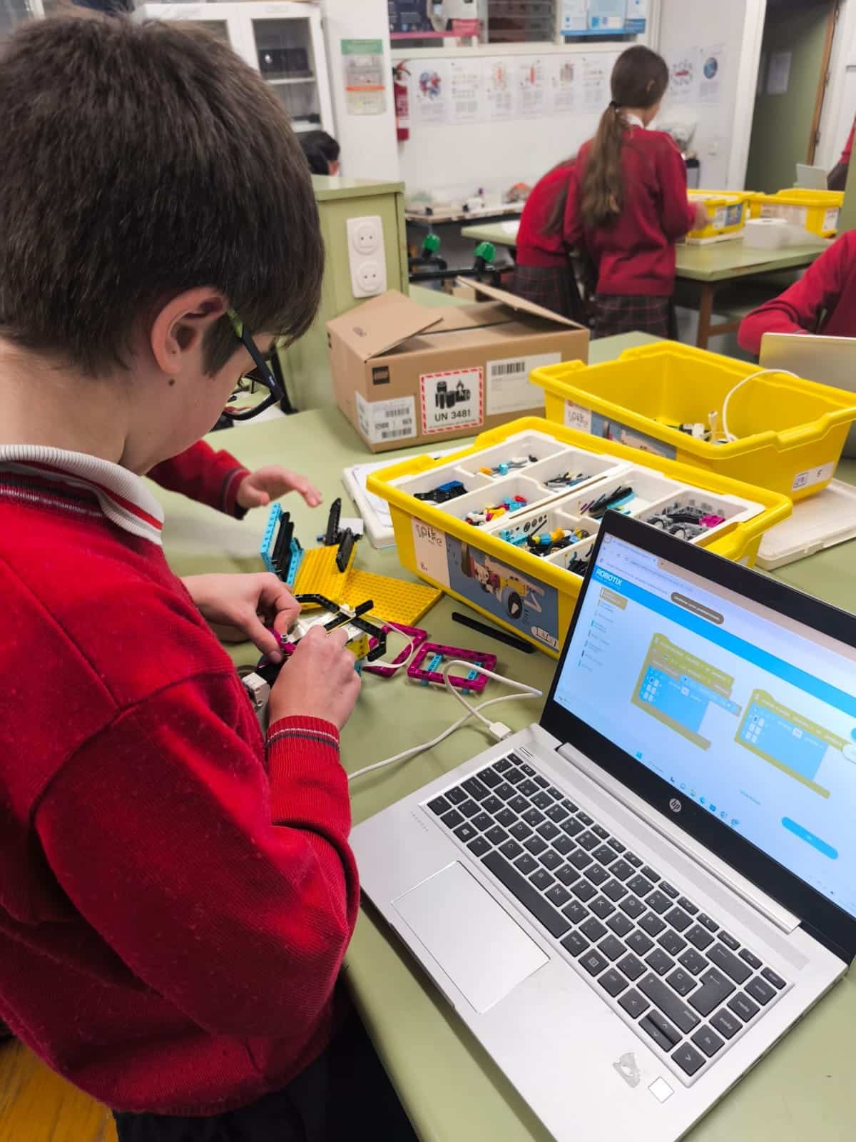 “ROBOTIX C360 garantiza un aprendizaje efectivo, es motivador y fácil de integrar” ROBOTIX C360