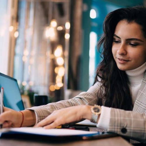 La IA revoluciona los sistemas de gestión de aprendizaje: educación personalizada y decisiones basadas en datos