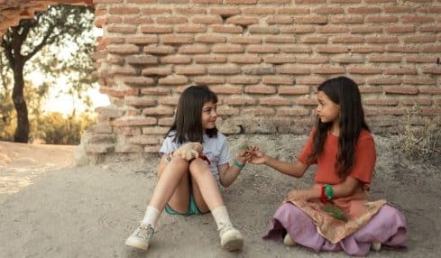 La niña de la cabra