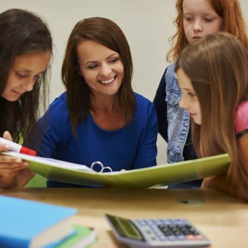 Conocerse a sí mismo es el primer paso para influir positivamente en los estudiantes: esta formación da las herramientas para conseguirlo