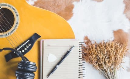 Libros de poemas de cantautores españoles