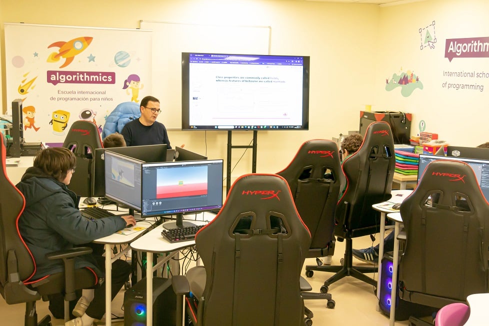 Certificaciones oficiales en programación para estudiantes escuela internacional Algorithmics