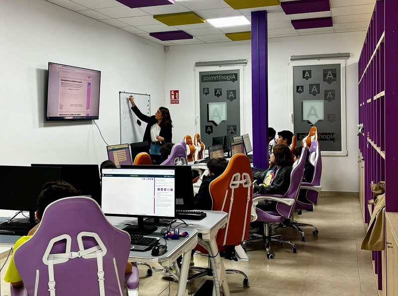 escuela internacional Algorithmics 