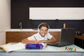 Ligeros, resistentes, con gran autonomía… ¡Estos #portátiles son perfectos para #estudiantes de Primaria!