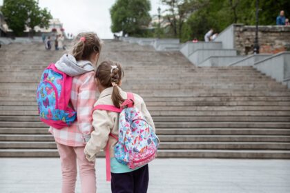 prevenir dolores de espalda entre los estudiantes