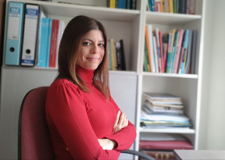 debate sobre pantallas en la educación