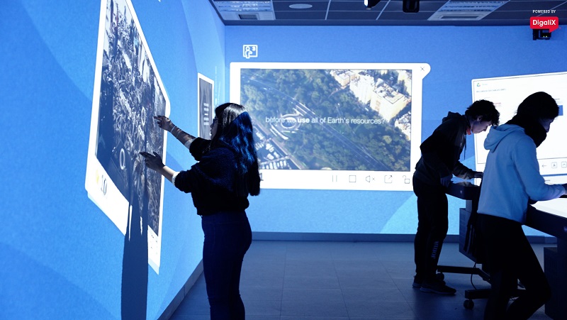 aulas inmersivas con proyectores Epson Simmersive