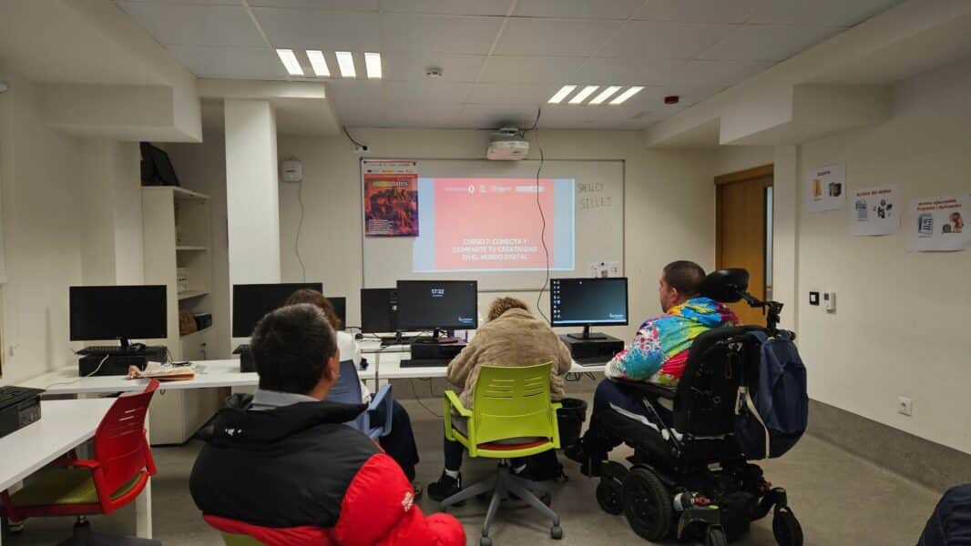 formación digital discapacidad programa por talento digital esenciales