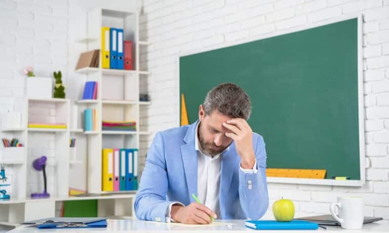 cargas emocionales directores educativos
