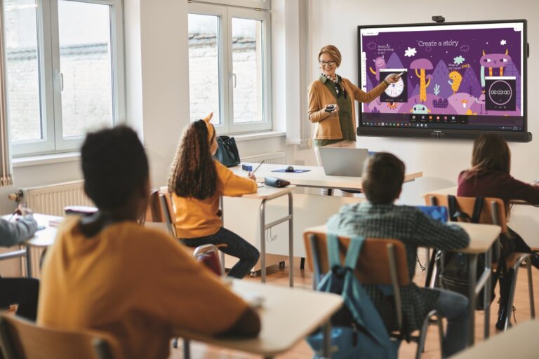 pantalla interactiva para Educación