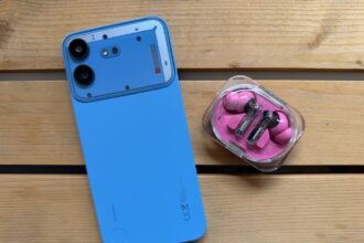 Nothing Phone (4b) y los ear (3a)